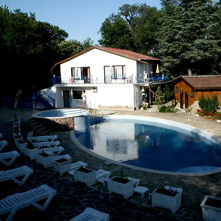 Oasis בית נופש *